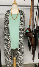Load image into Gallery viewer, Leopard duster
